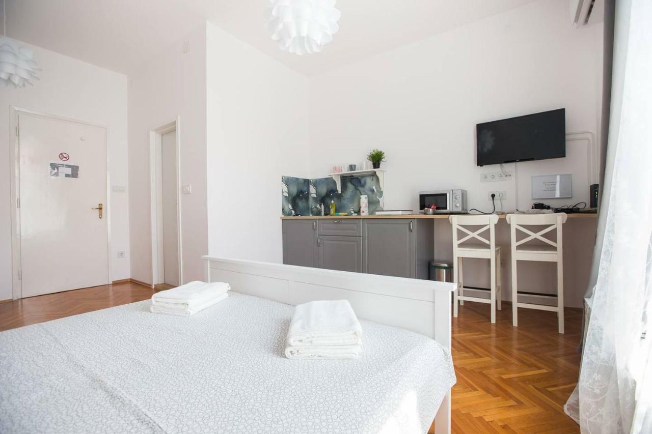 Oberiter Apartments - Center Of Zagreb, Fast Wifi, Ac, Kitchen, Parking エクステリア 写真